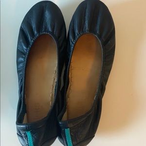 Black matte tieks size 8